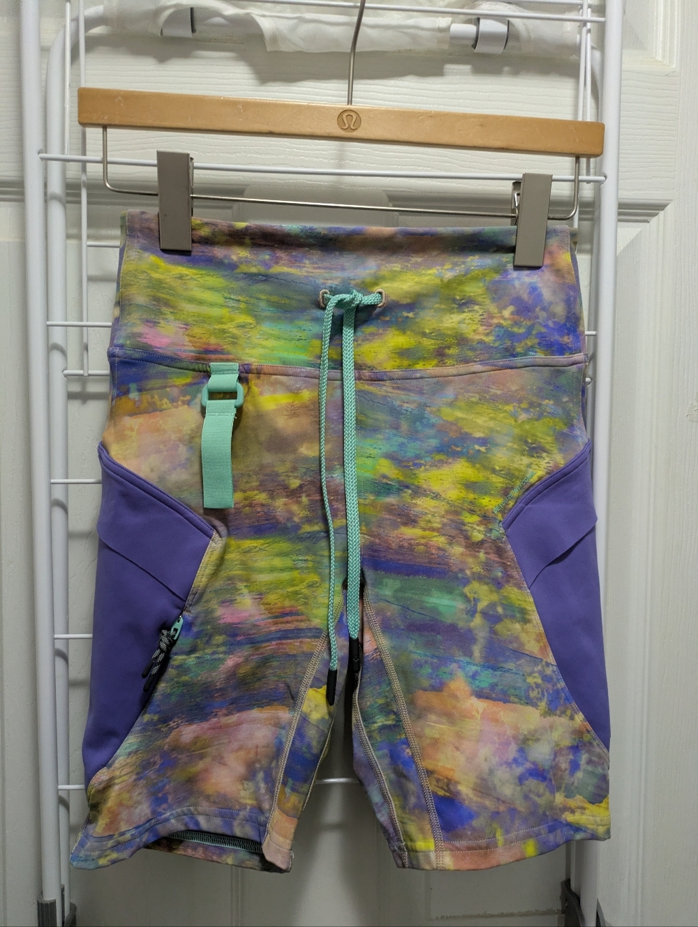 Lululemon Cargo Super-High-Rise Hiking Short 8"